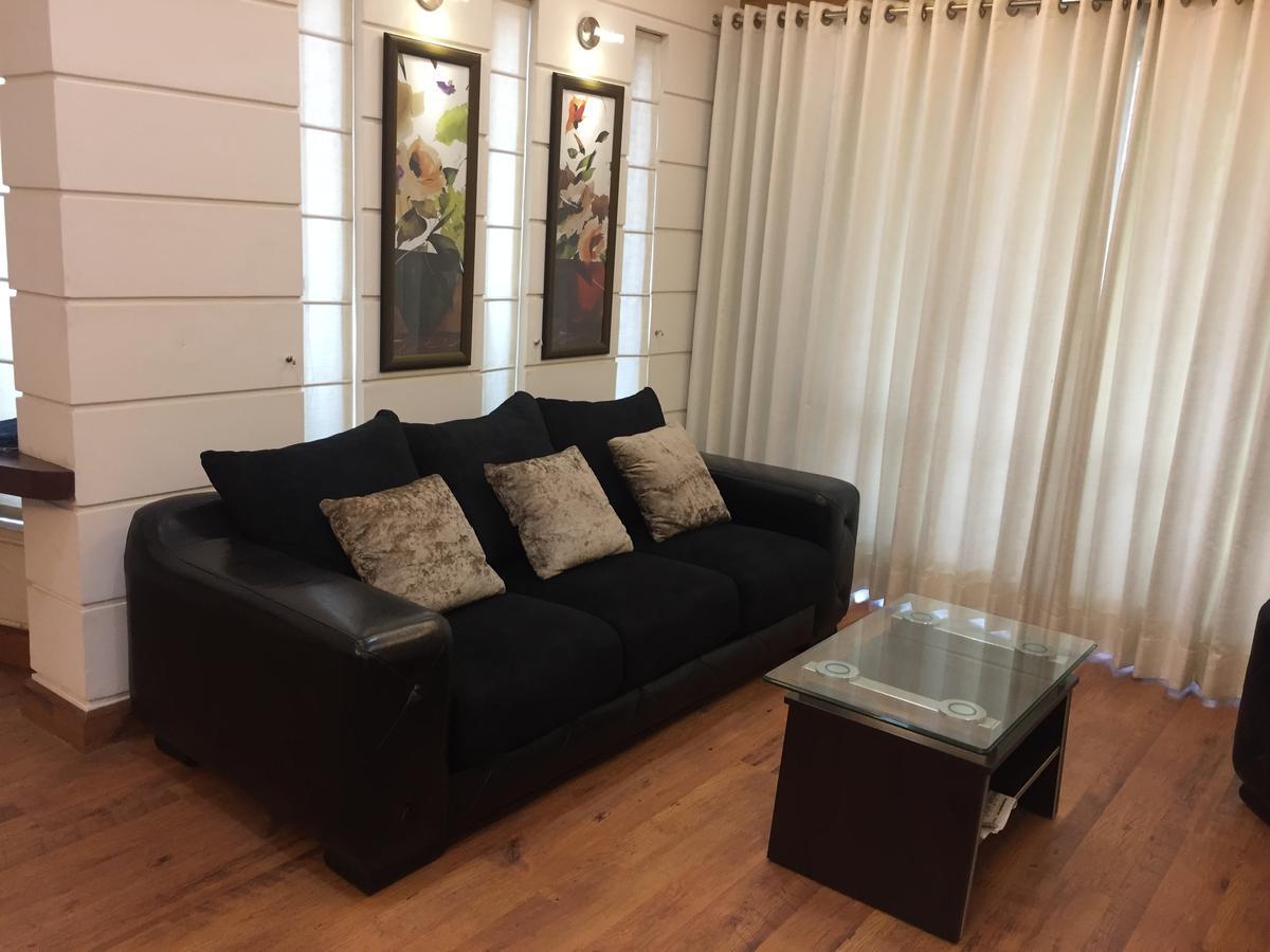Beautiful Apartments At Tarudhan Valley Golf Resort, Manesar Гургаон Экстерьер фото